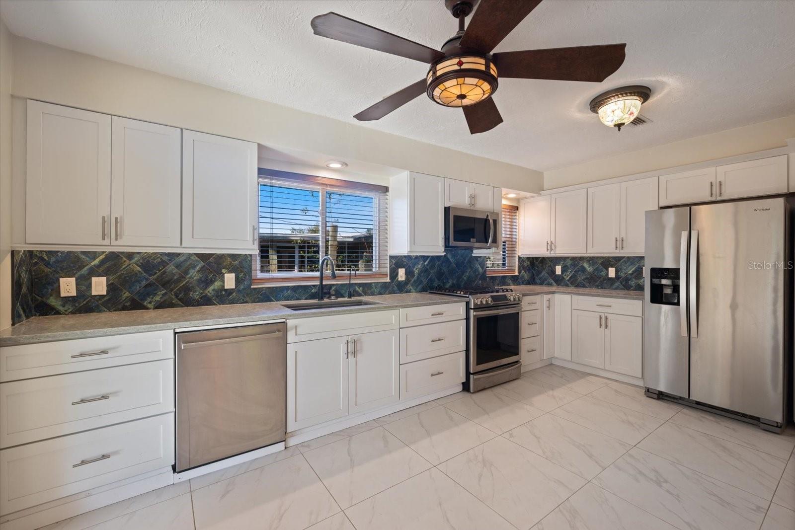 645 PALMETTO DR