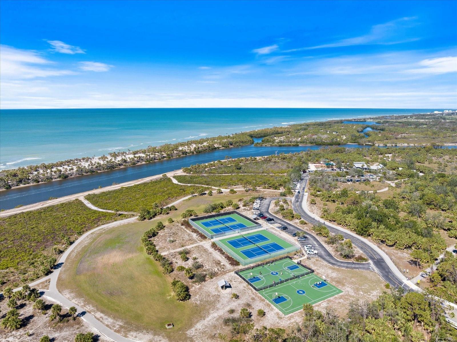 645 PALMETTO DR