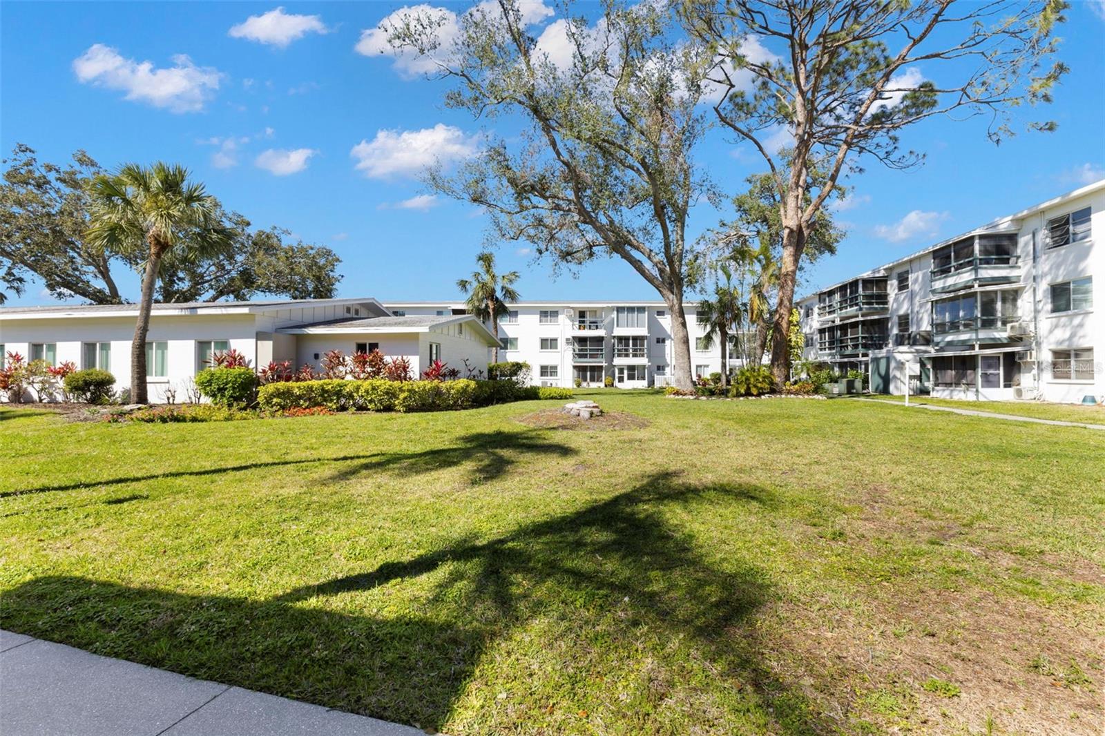 1807 SUNNY DR #E4
