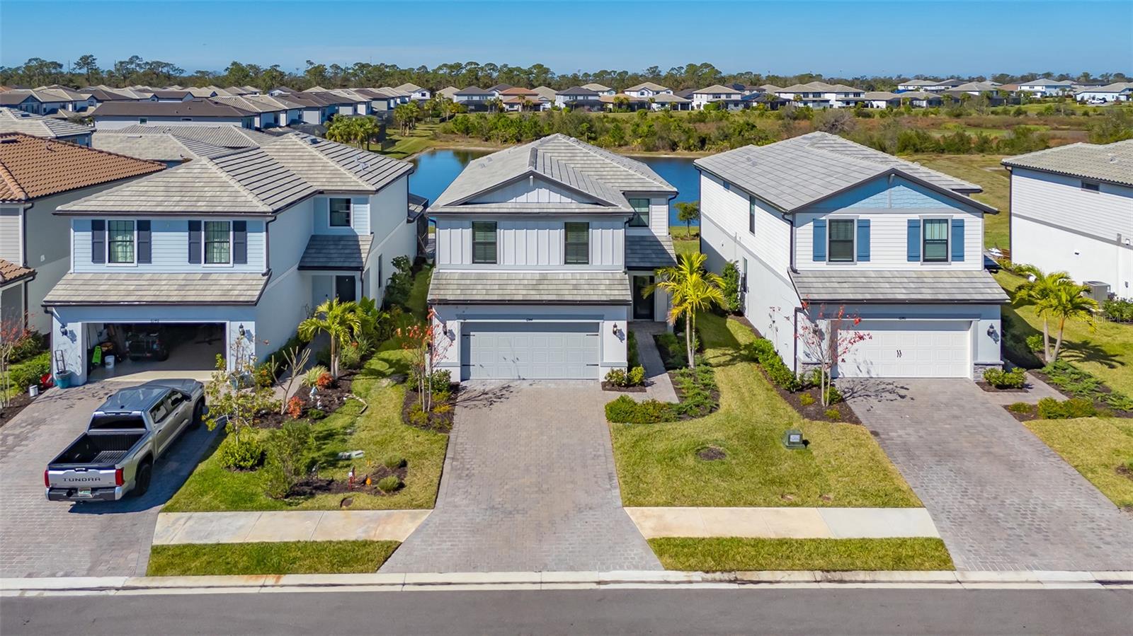 6144 BAYWOOD CT