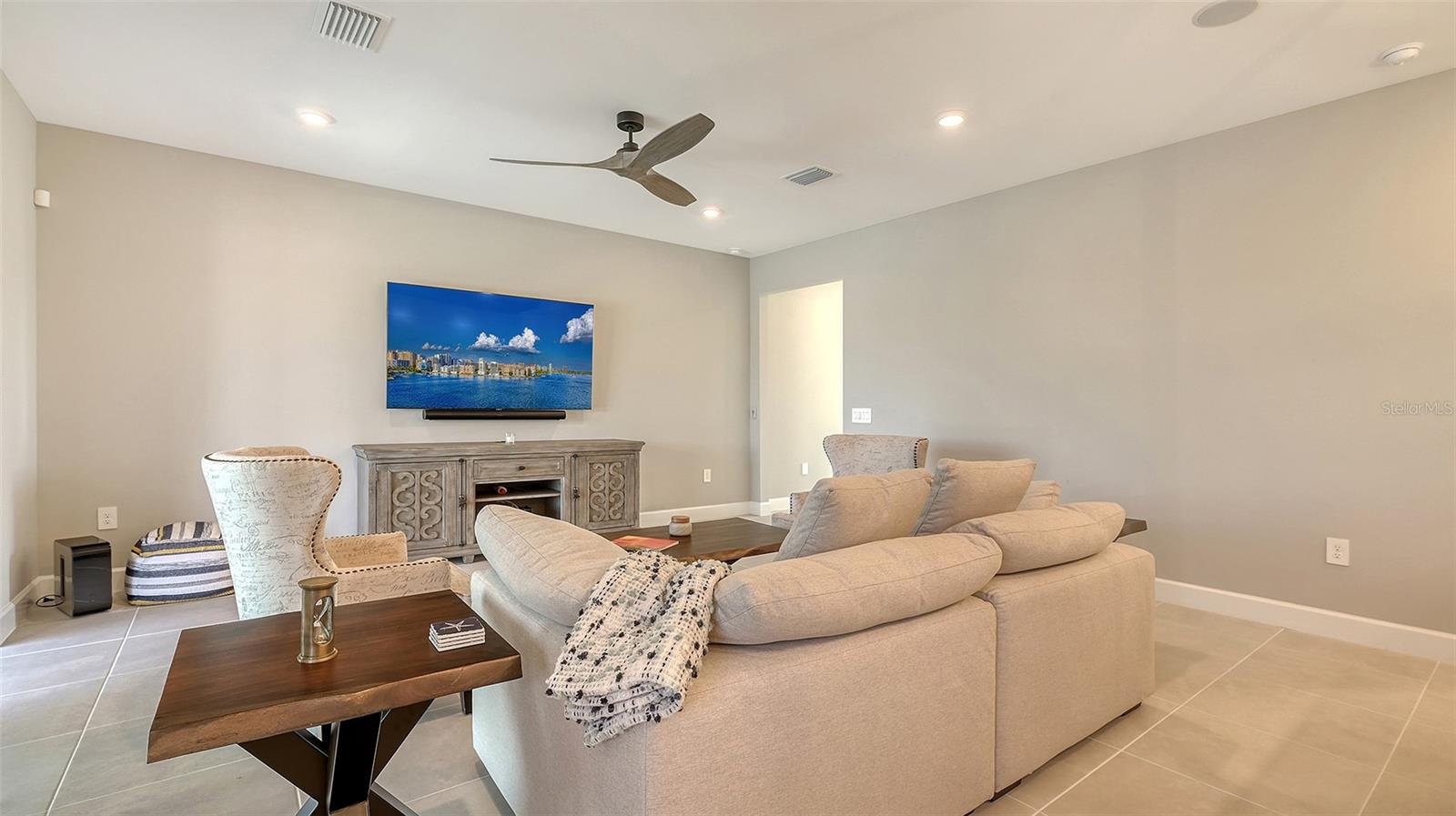 6144 BAYWOOD CT