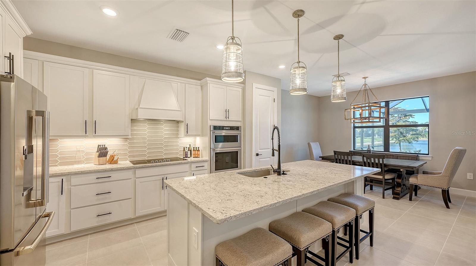 6144 BAYWOOD CT
