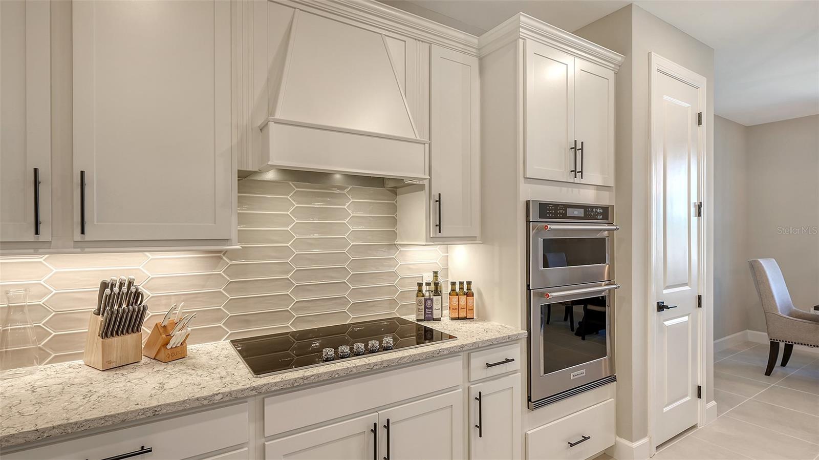 6144 BAYWOOD CT