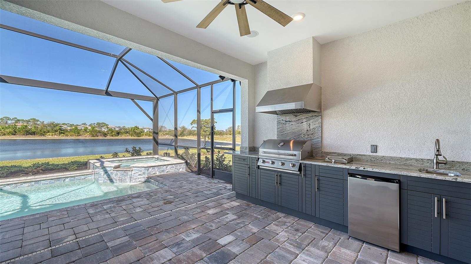 6144 BAYWOOD CT