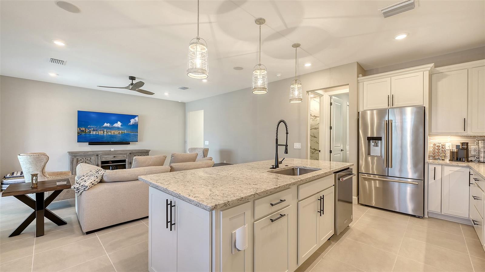 6144 BAYWOOD CT