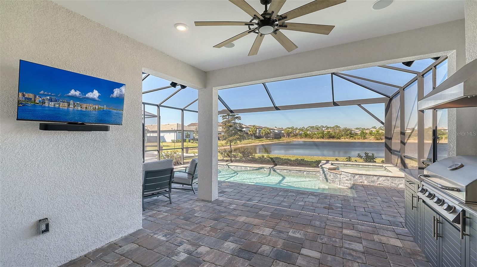6144 BAYWOOD CT