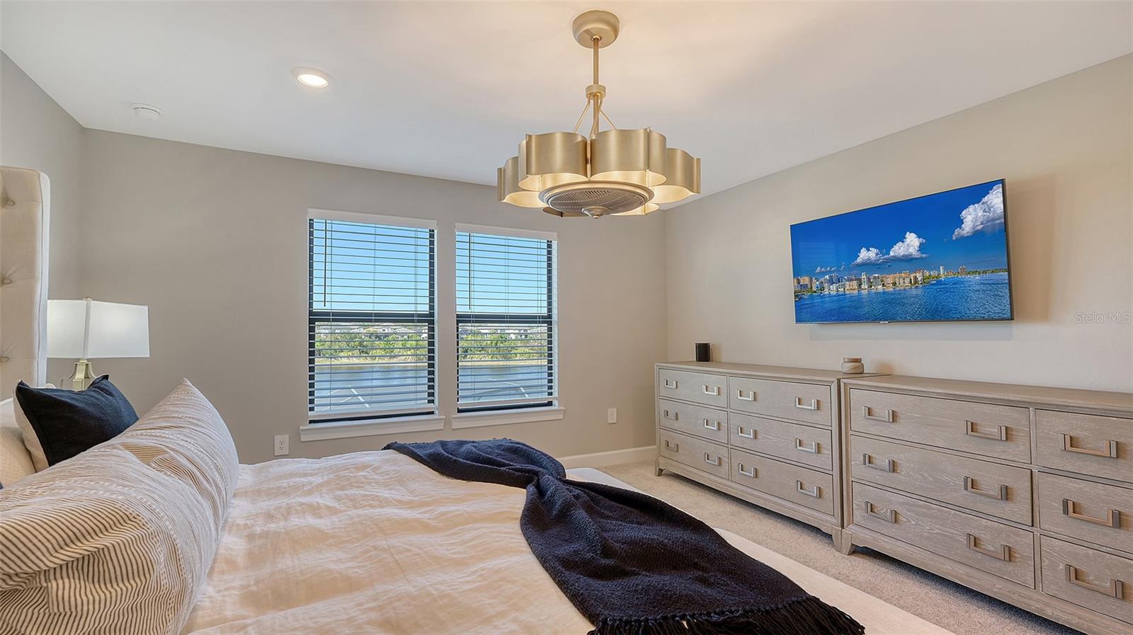 6144 BAYWOOD CT