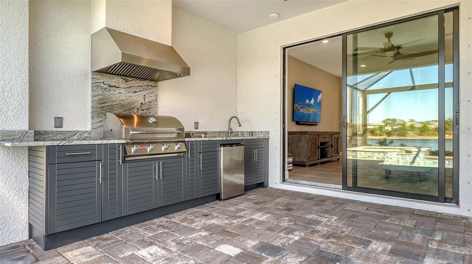 6144 BAYWOOD CT