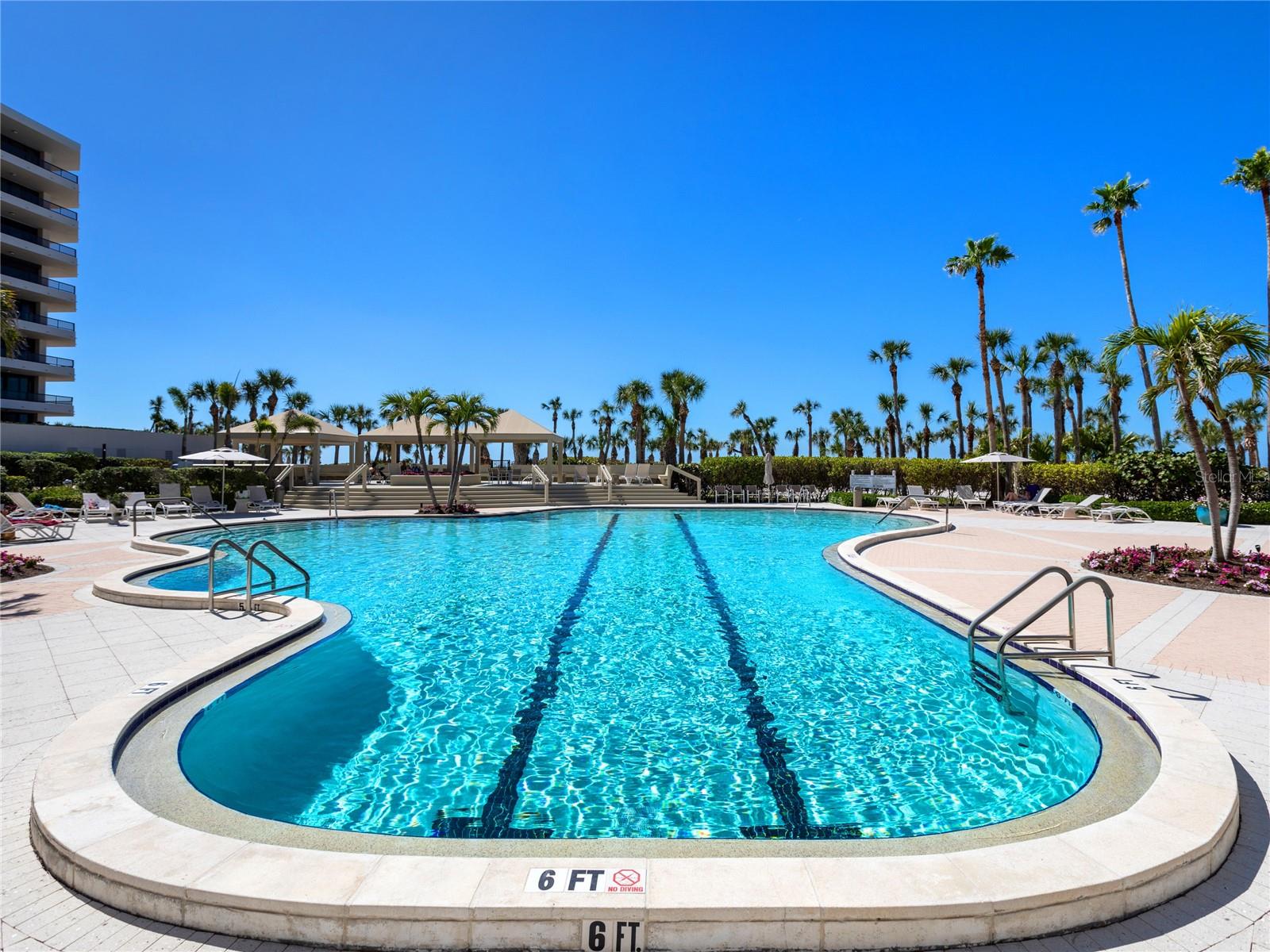 575 SANCTUARY DR #A304