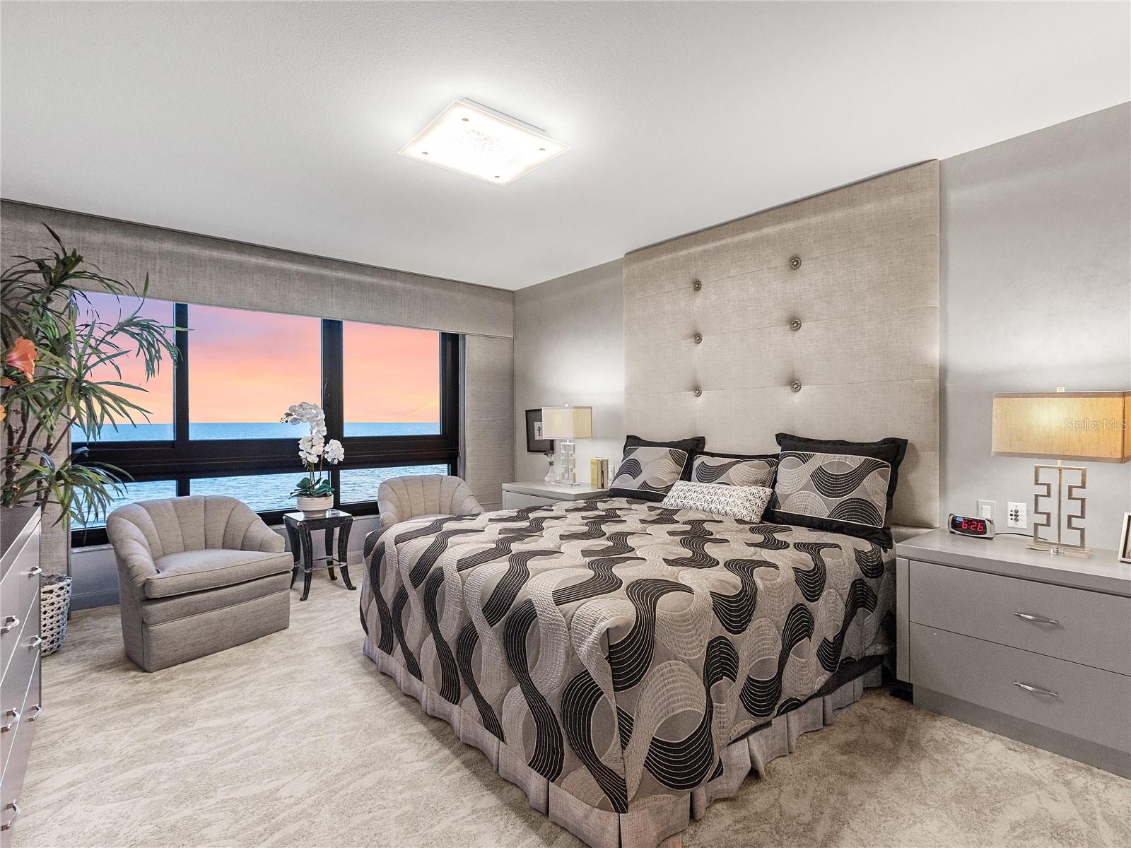 575 SANCTUARY DR #A304