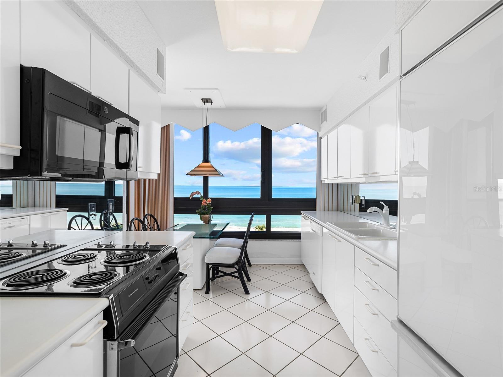 575 SANCTUARY DR #A304