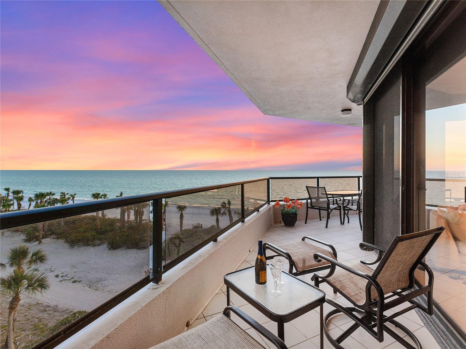 575 SANCTUARY DR #A304