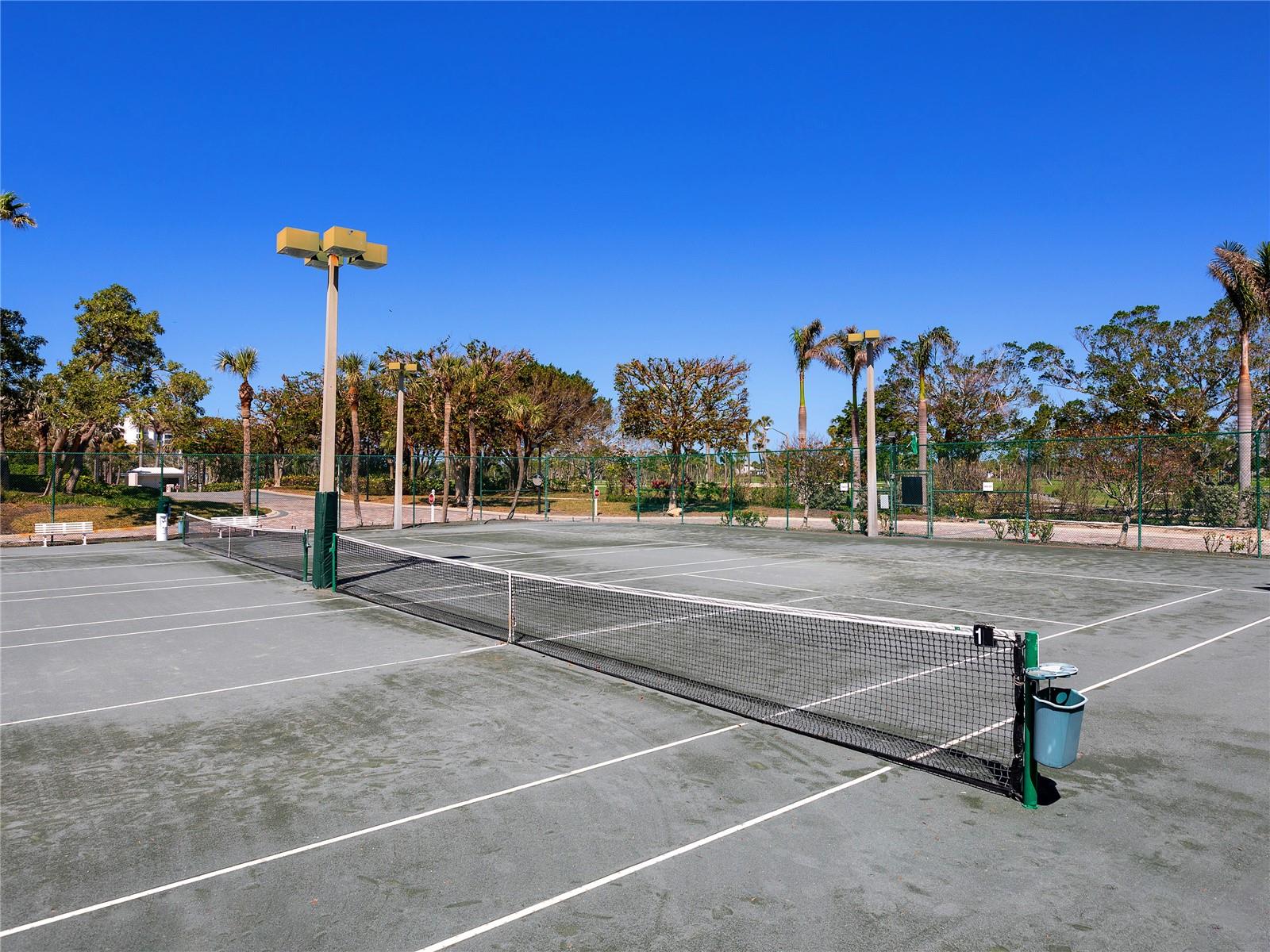 575 SANCTUARY DR #A304