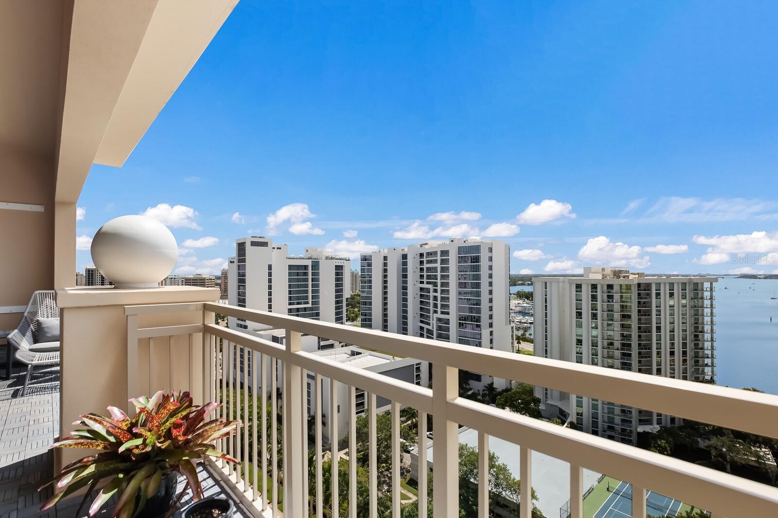 1111 RITZ CARLTON DR #1704
