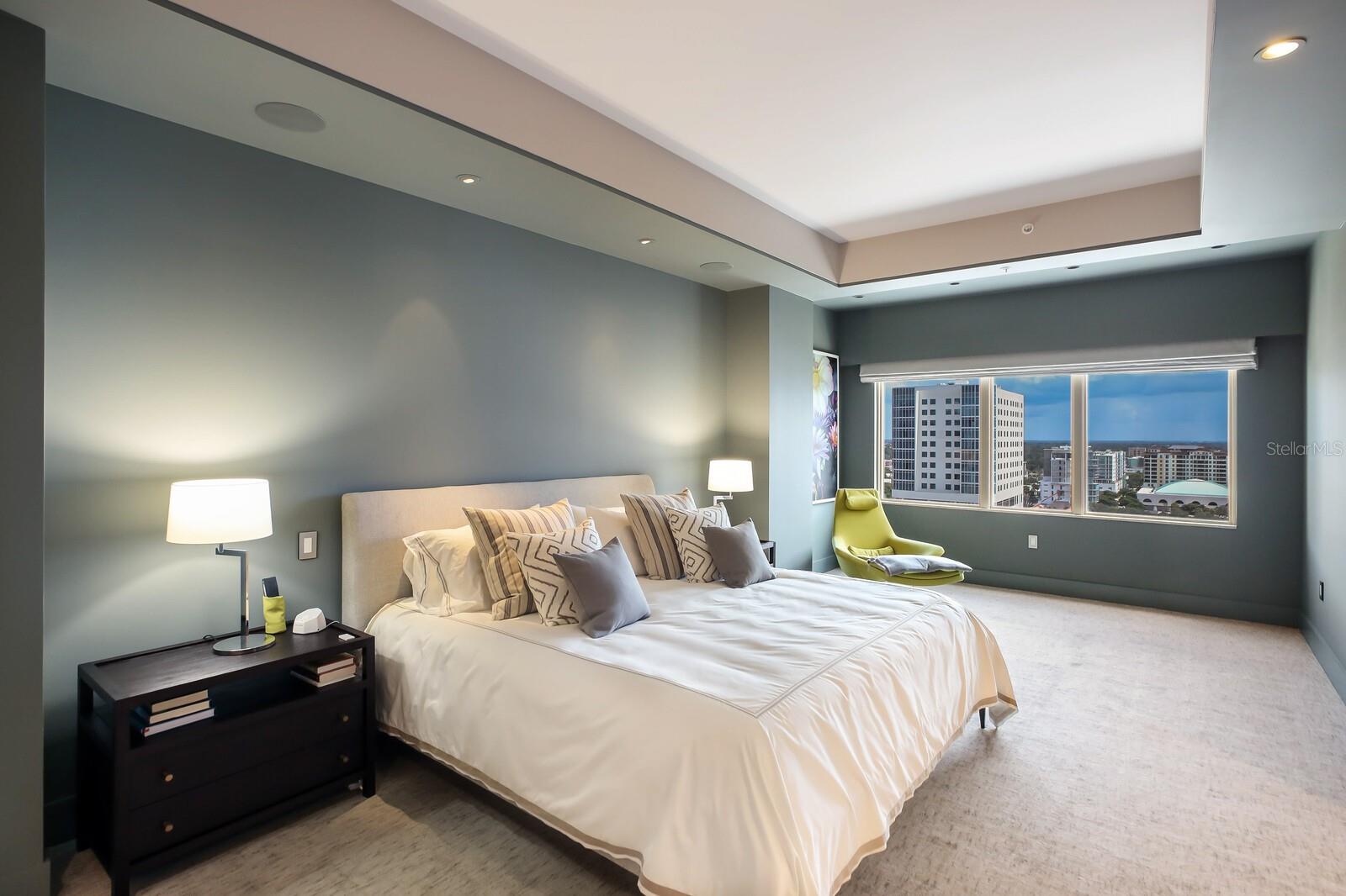 1111 RITZ CARLTON DR #1704