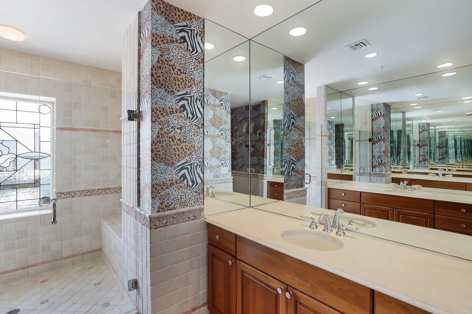 1111 RITZ CARLTON DR #1704