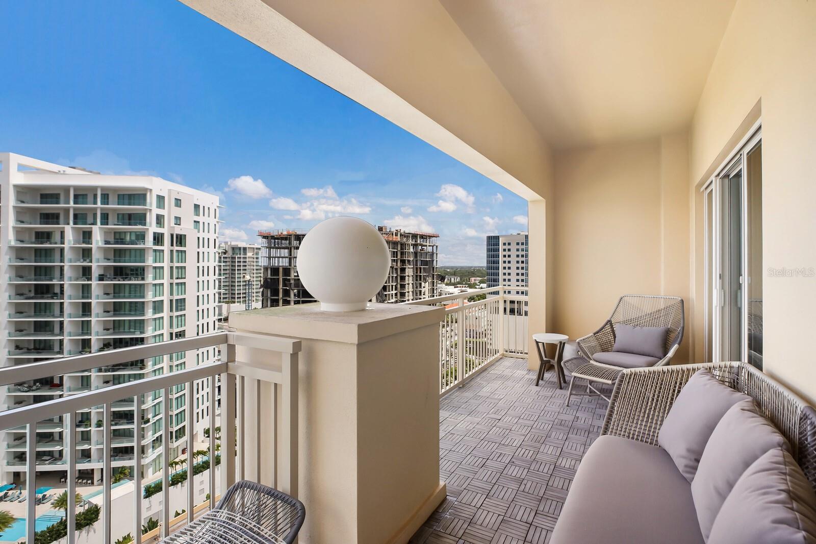 1111 RITZ CARLTON DR #1704