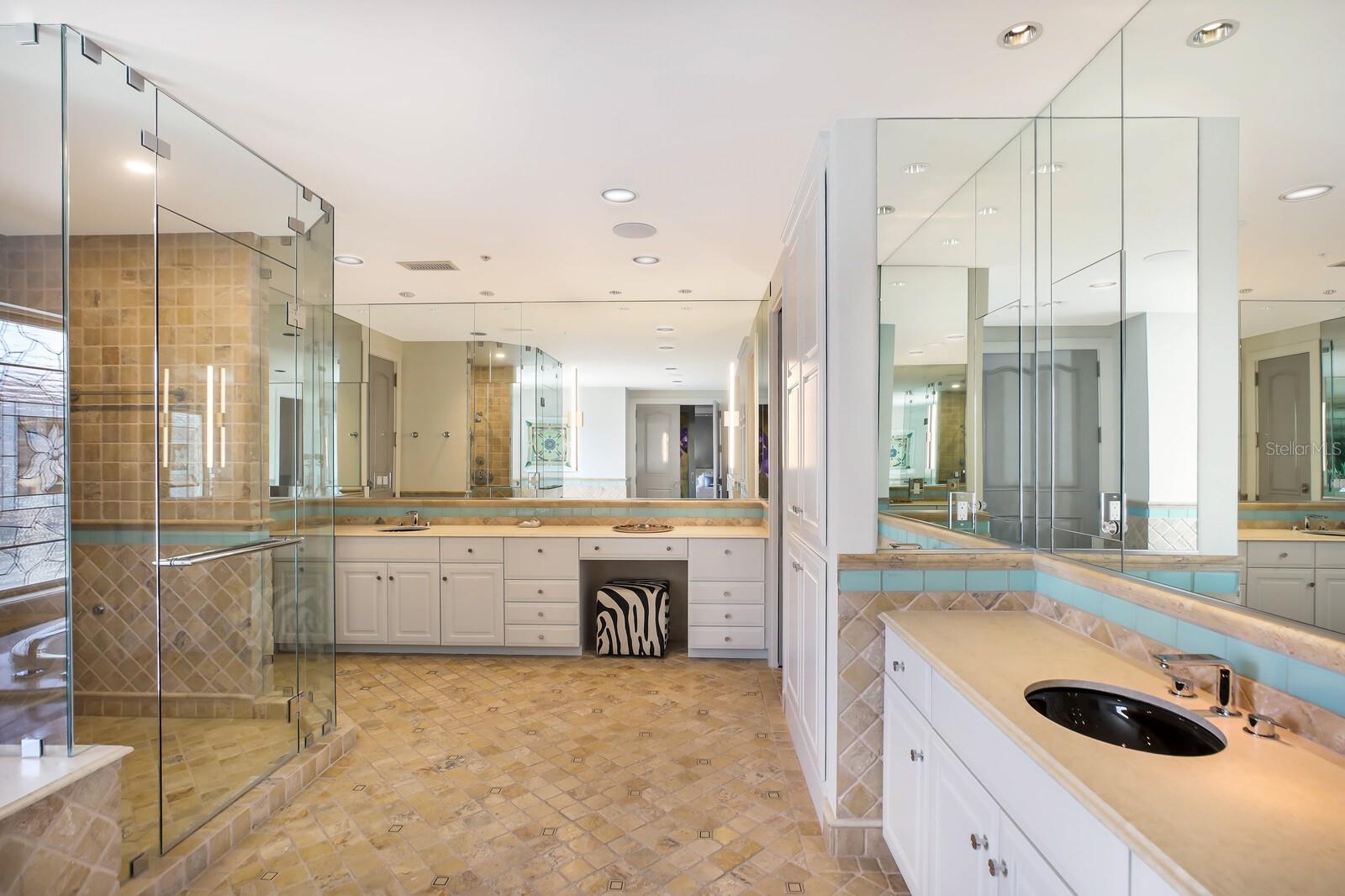 1111 RITZ CARLTON DR #1704