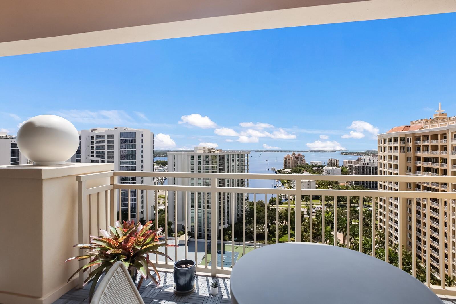 1111 RITZ CARLTON DR #1704