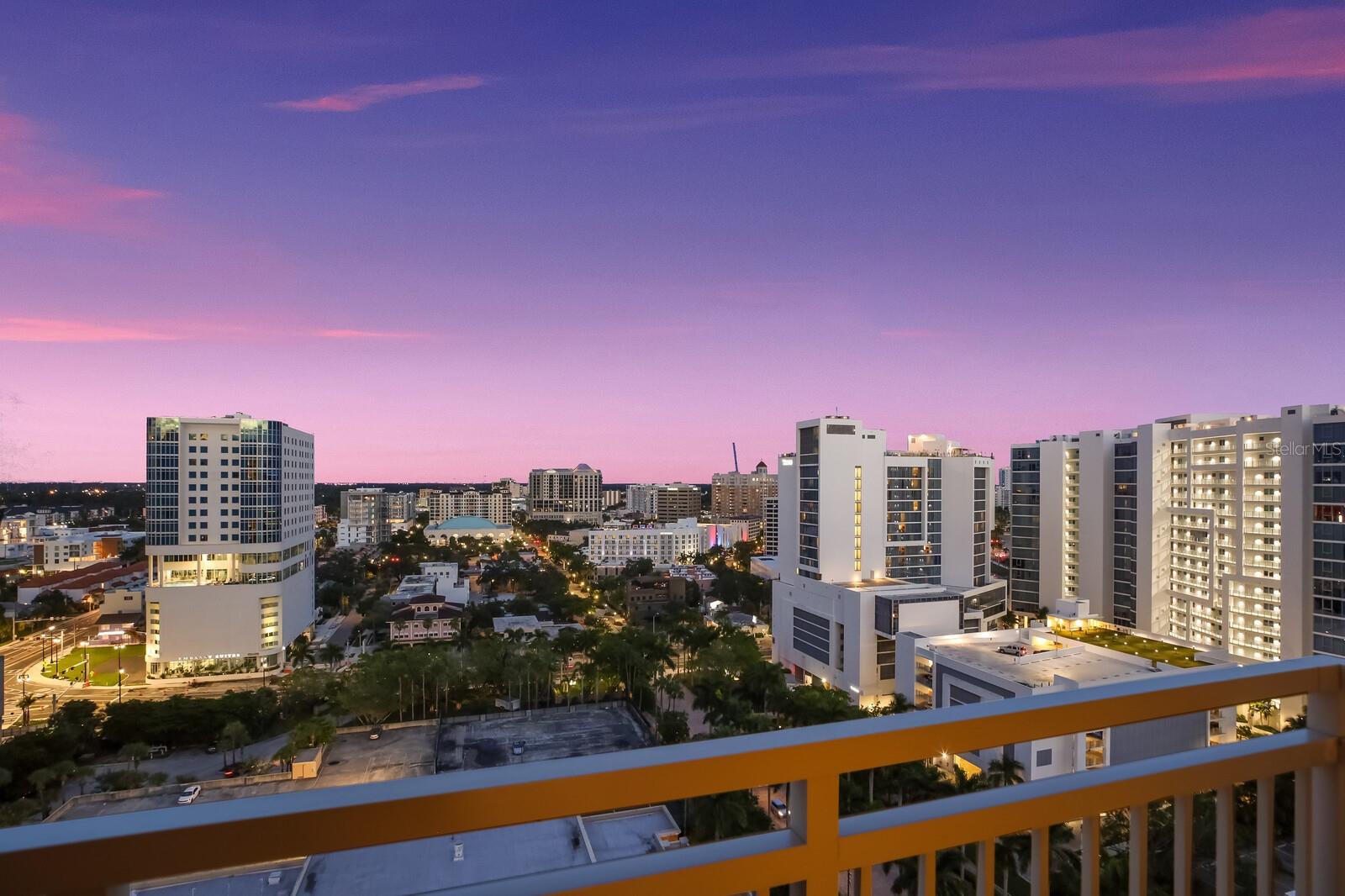 1111 RITZ CARLTON DR #1704