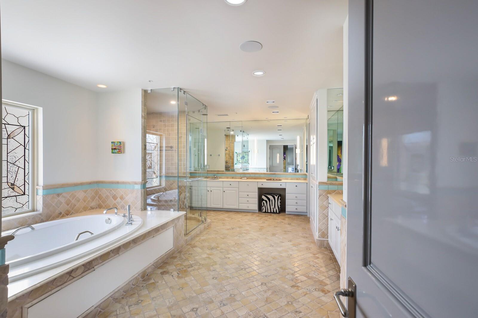 1111 RITZ CARLTON DR #1704