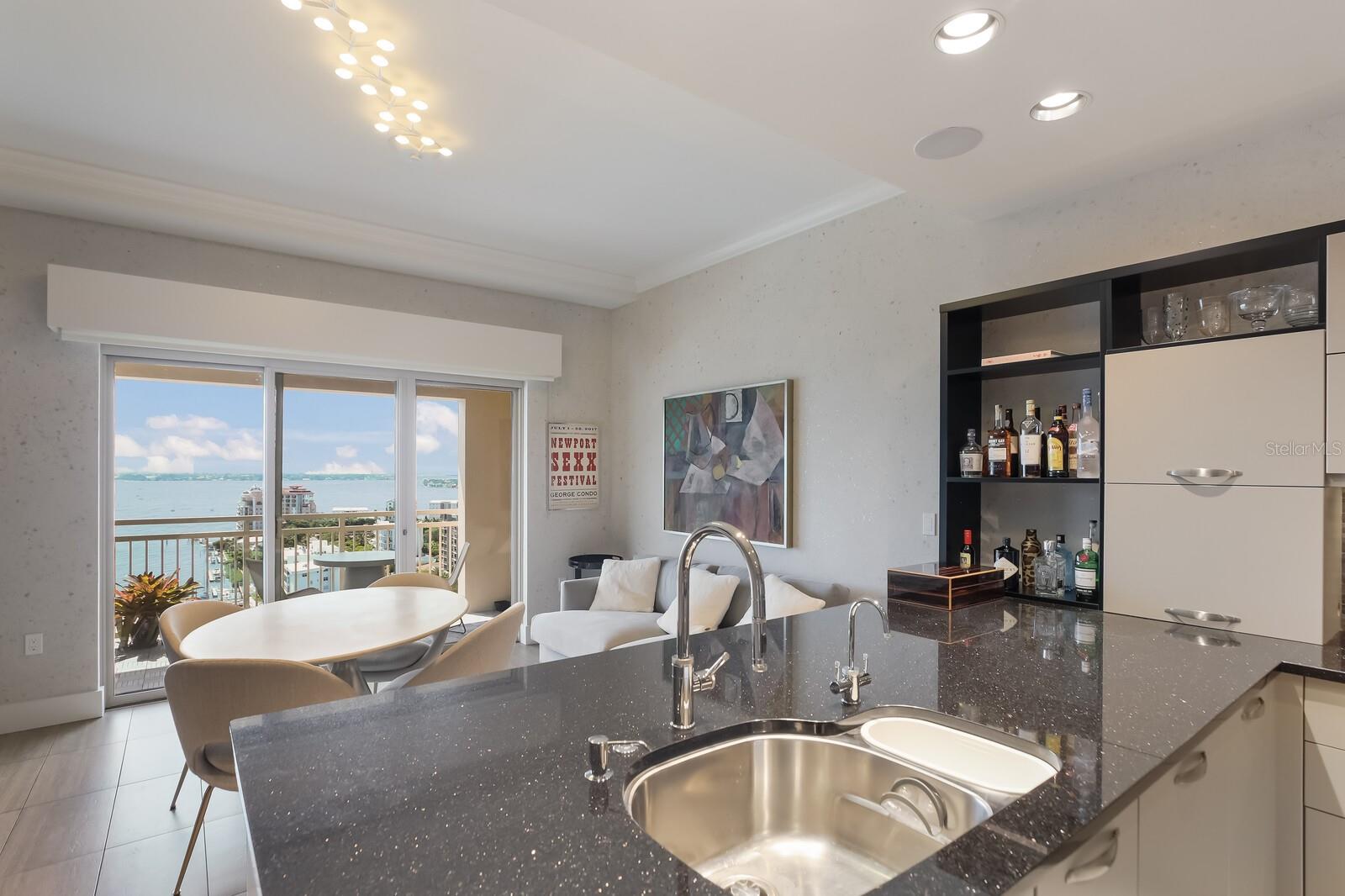 1111 RITZ CARLTON DR #1704