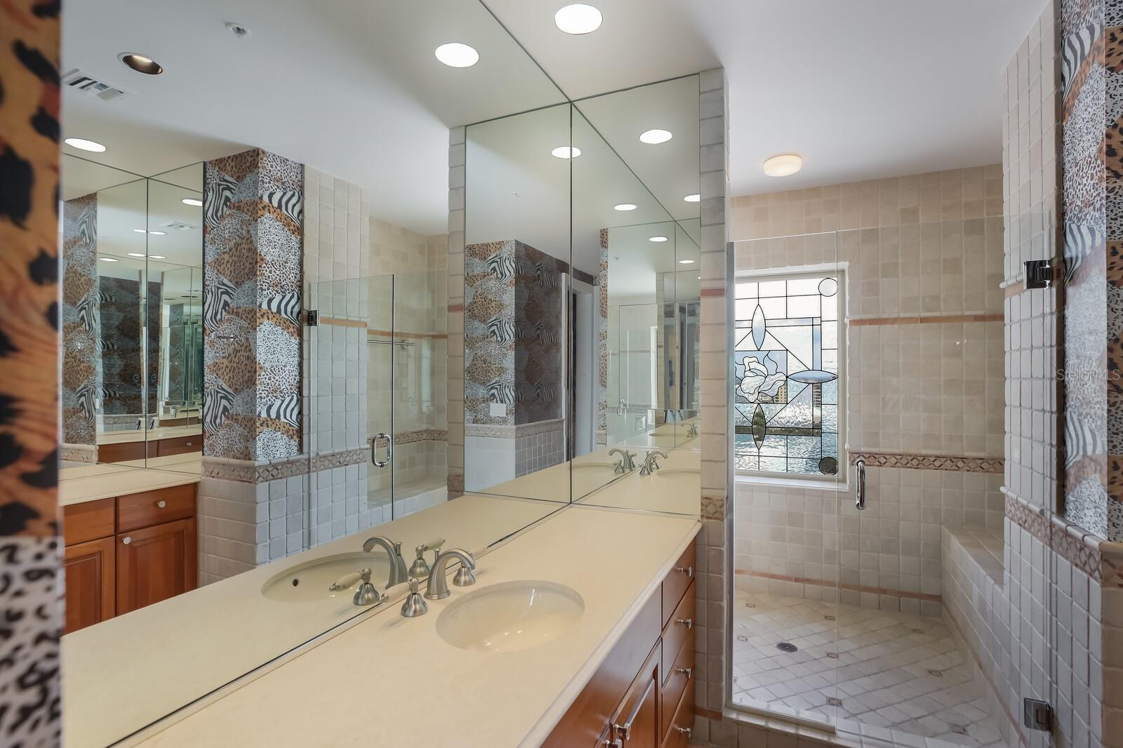1111 RITZ CARLTON DR #1704