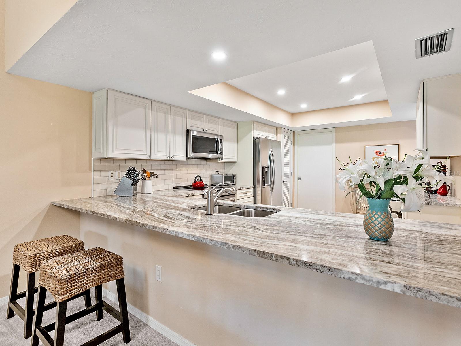 6094 WILSHIRE BLVD #8