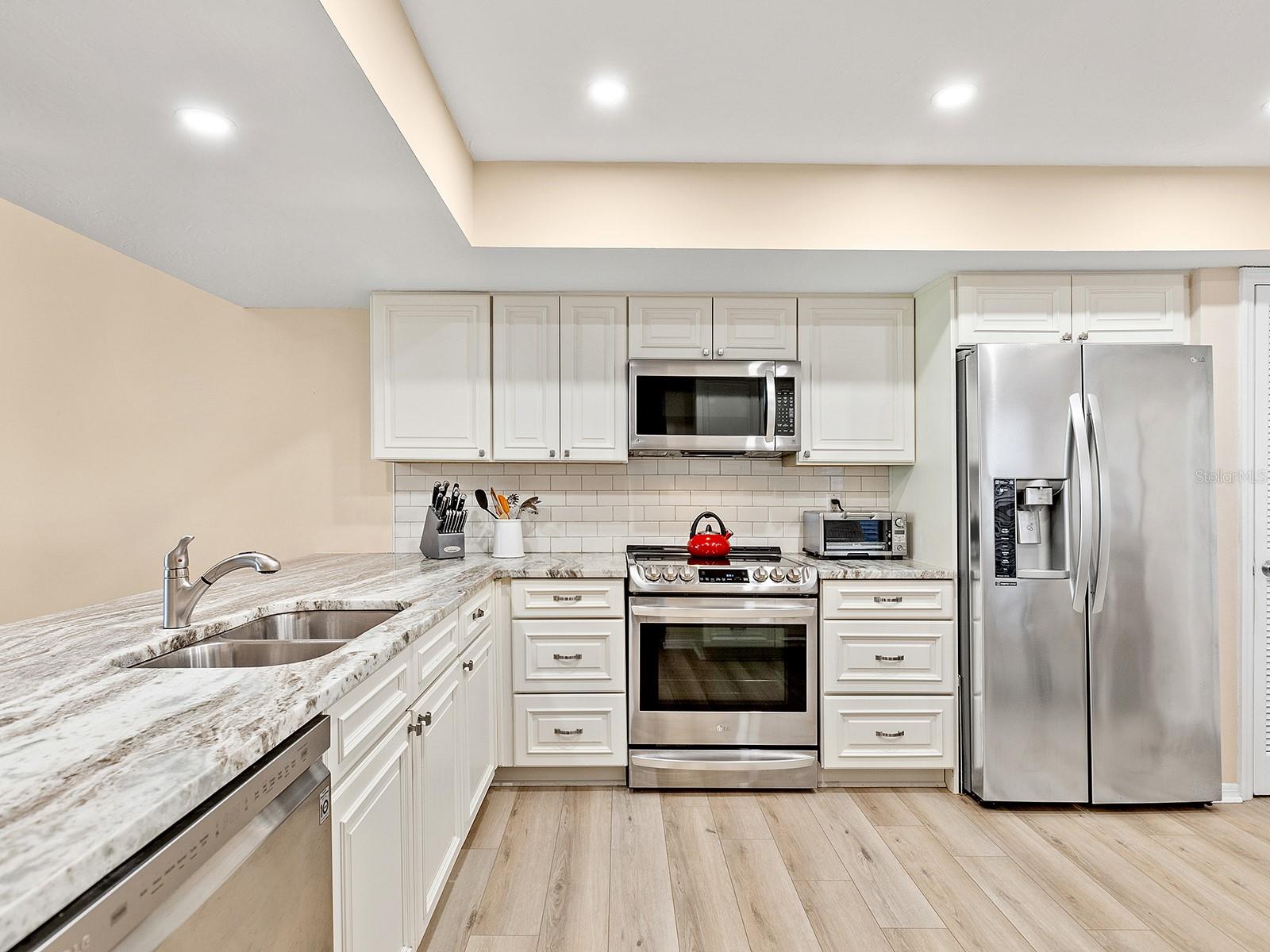 6094 WILSHIRE BLVD #8