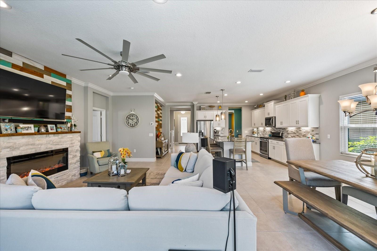 7012 WHITE WILLOW CT