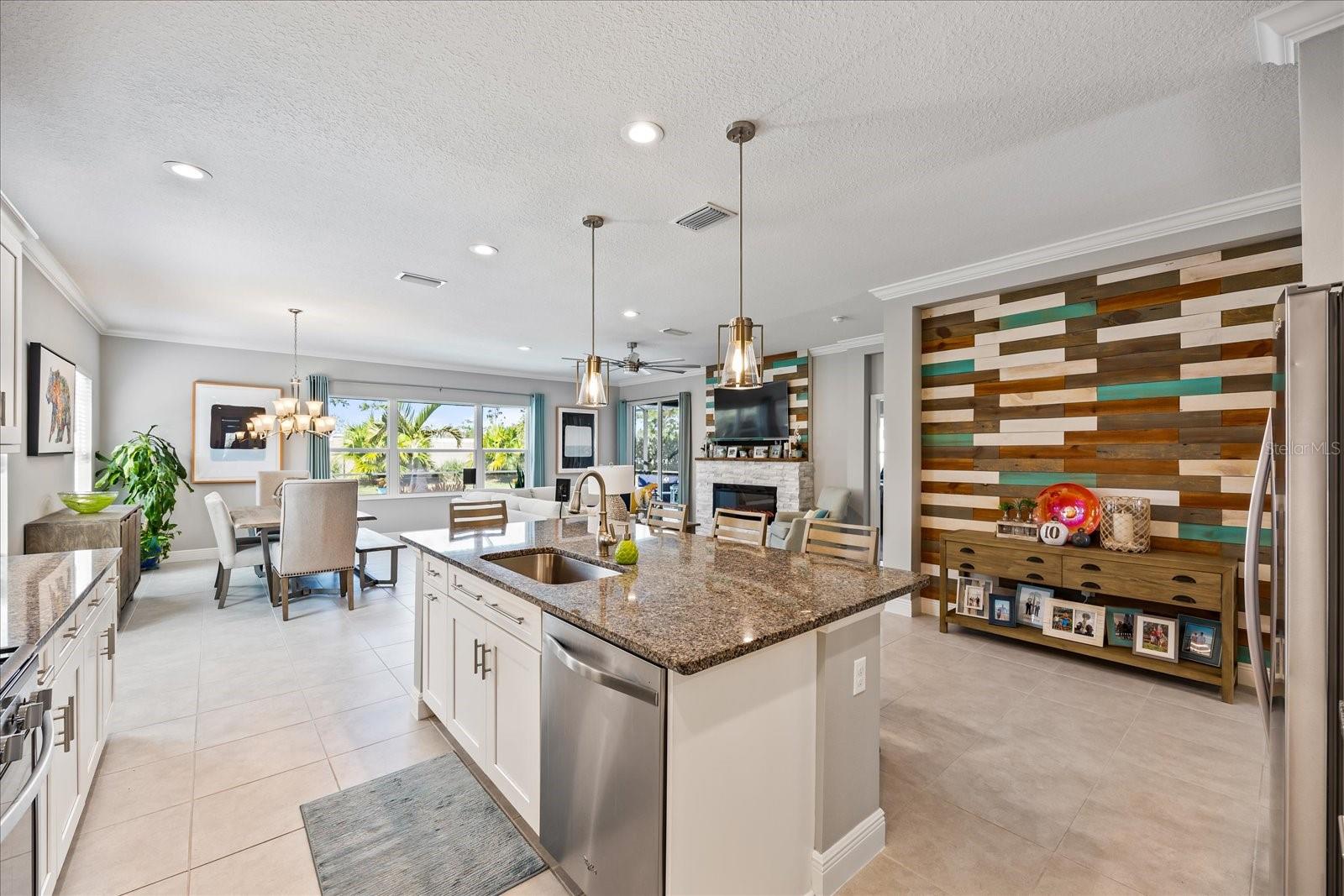 7012 WHITE WILLOW CT