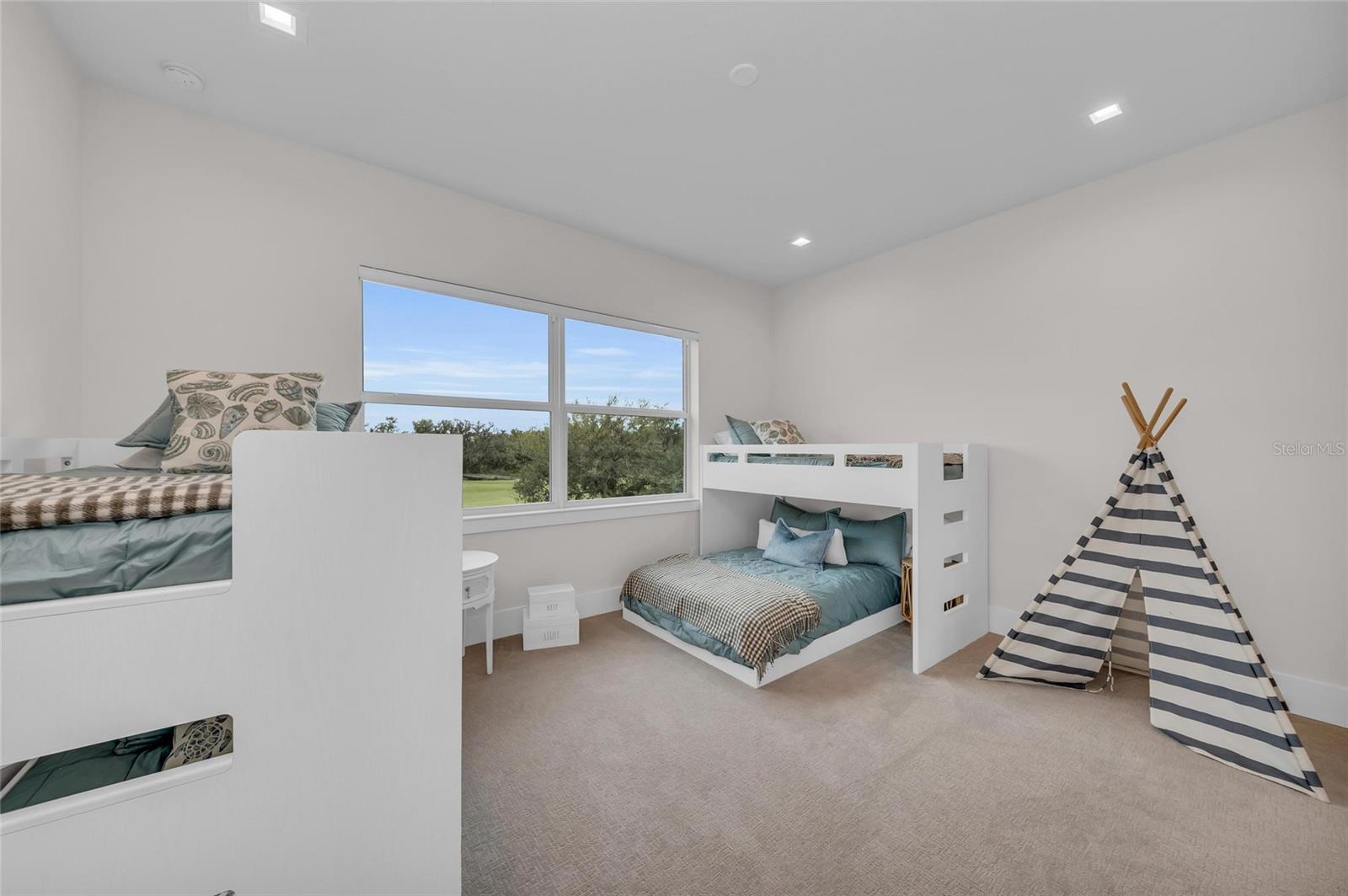 8847 COLONELS CT
