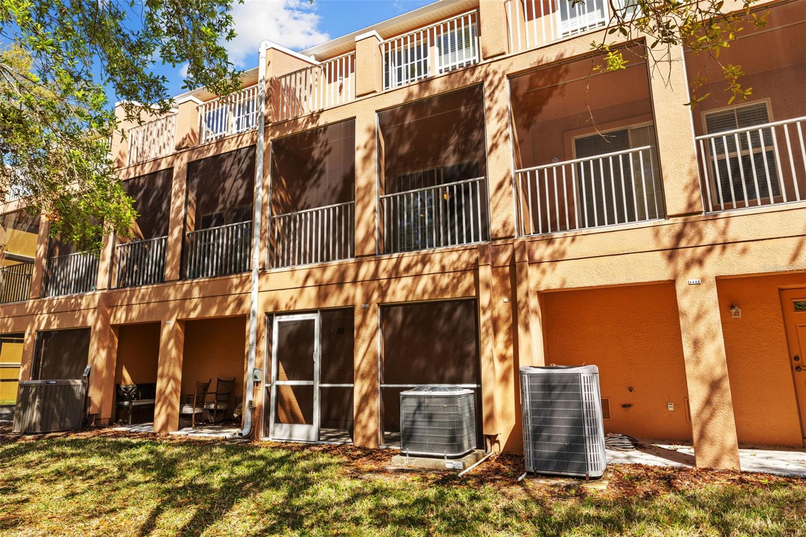 8662 MAJESTIC ELM CT