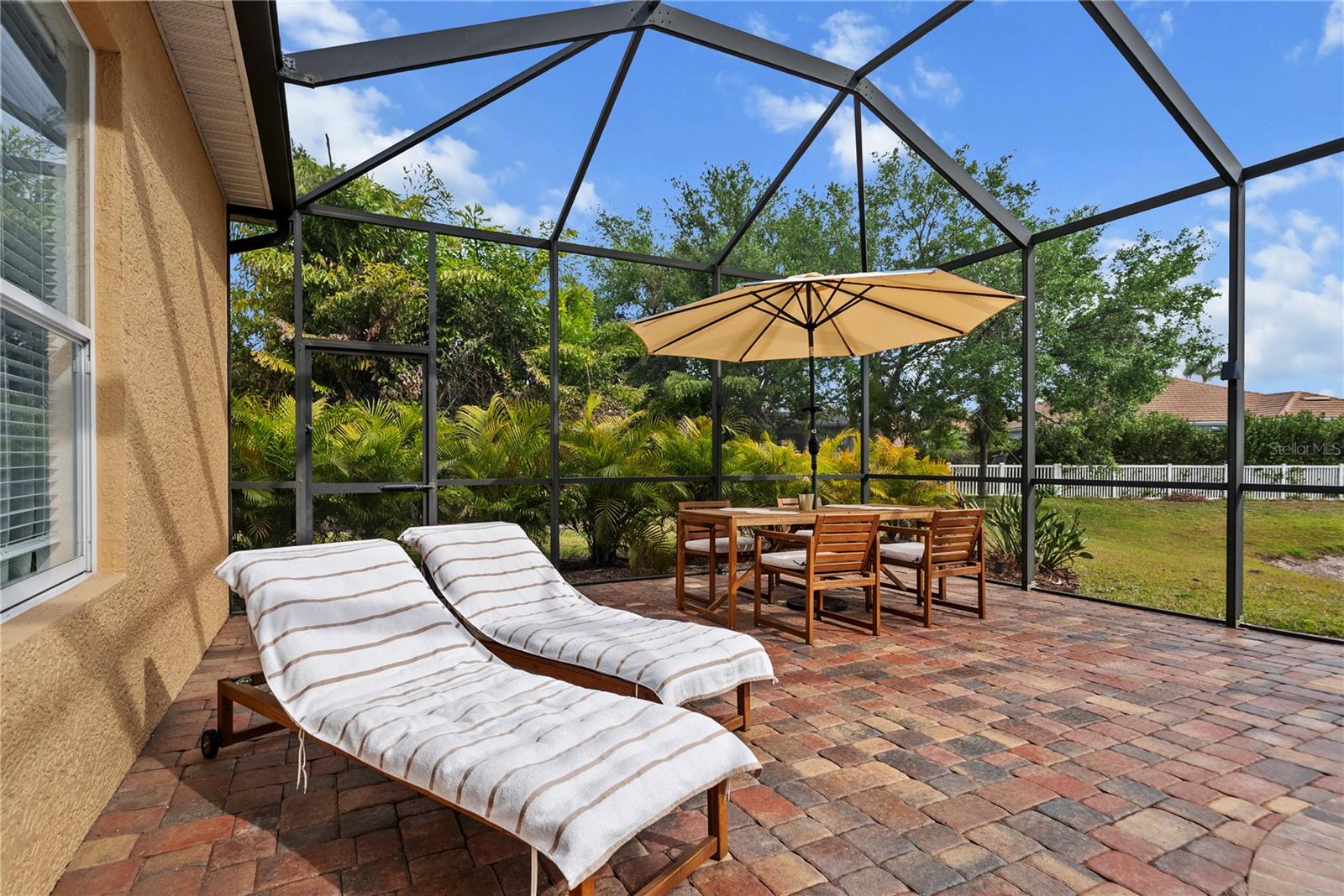 1189 FRASER PINE BLVD