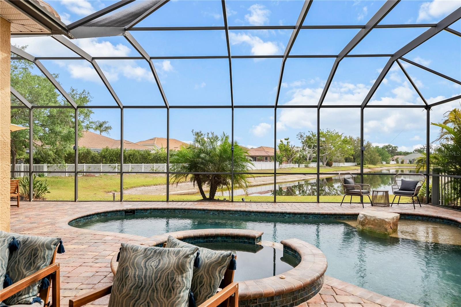 1189 FRASER PINE BLVD