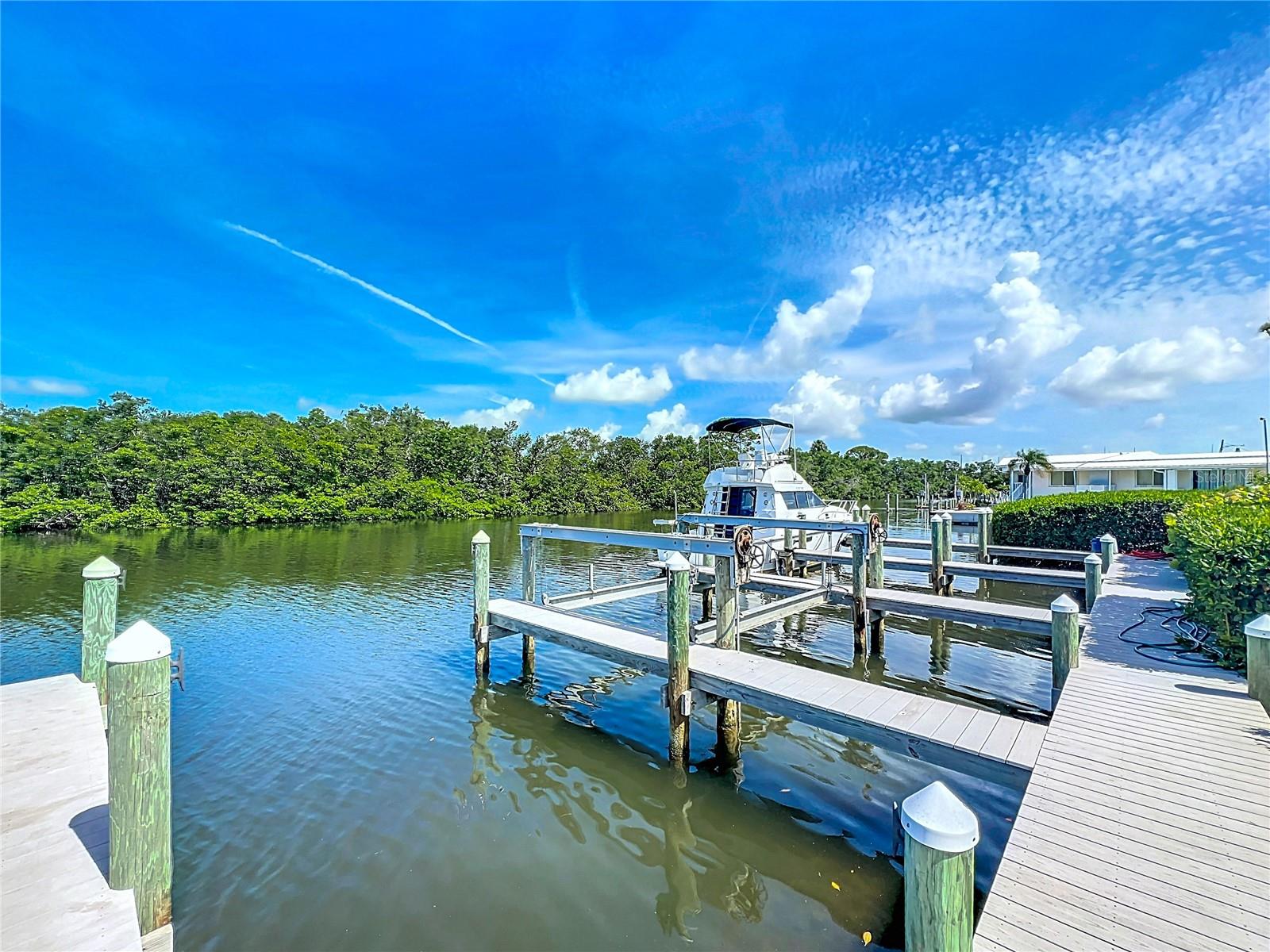 2424 BAY DR #2424/2426