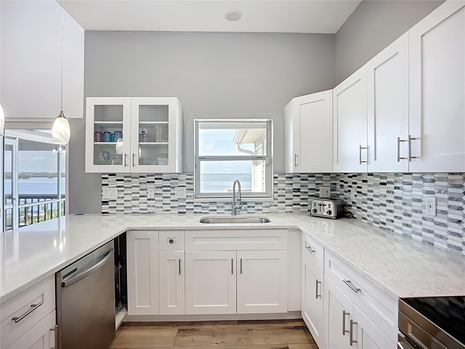 2424 BAY DR #2424/2426