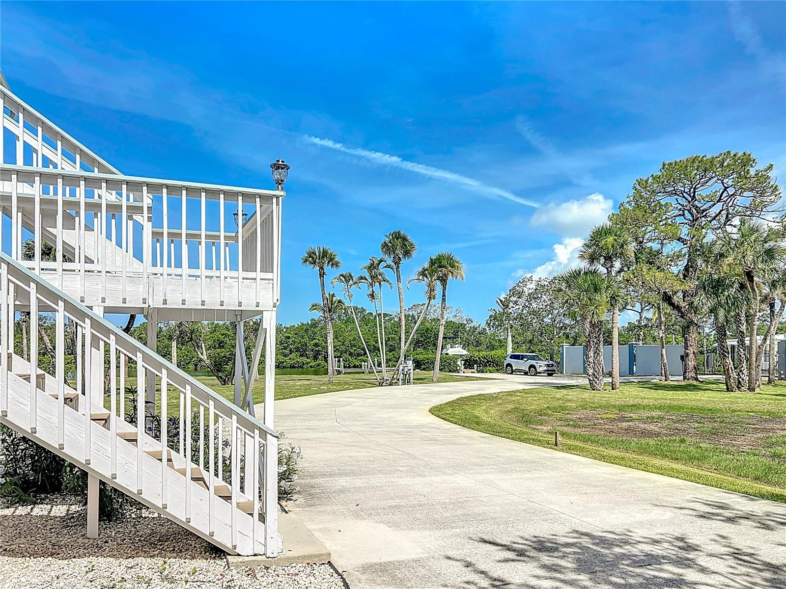 2424 BAY DR #2424/2426