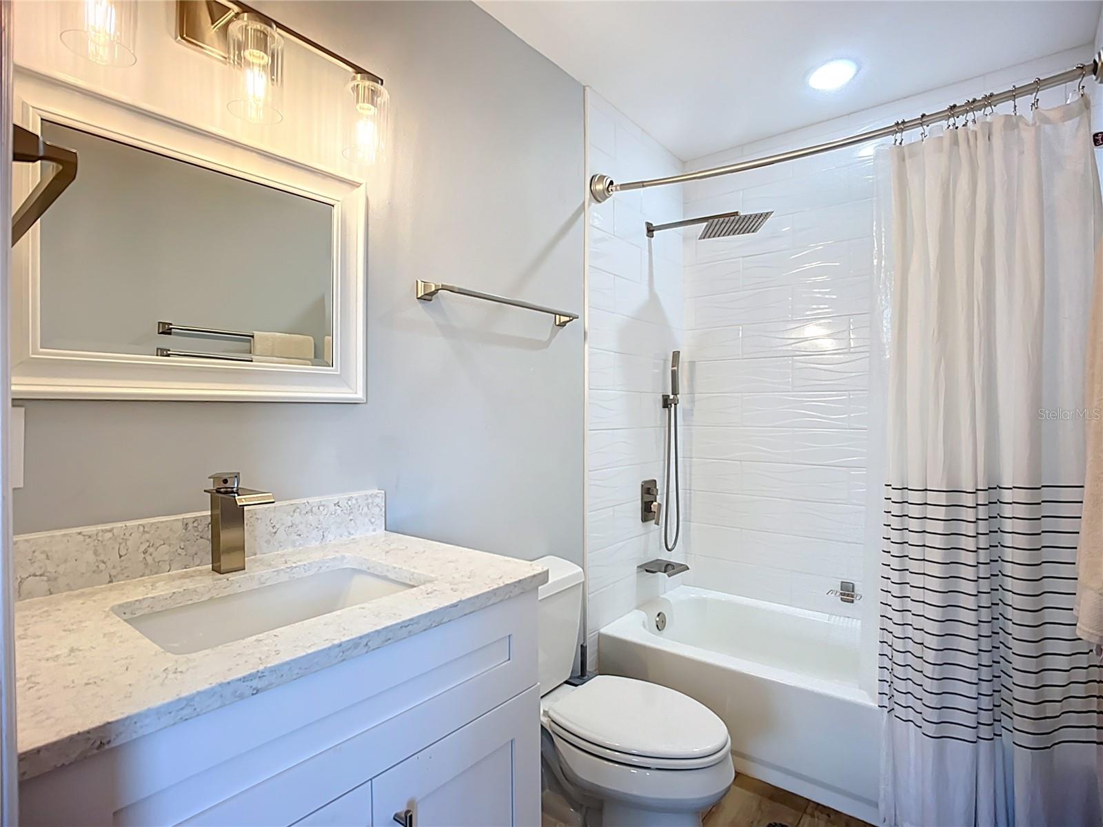 2424 BAY DR #2424/2426