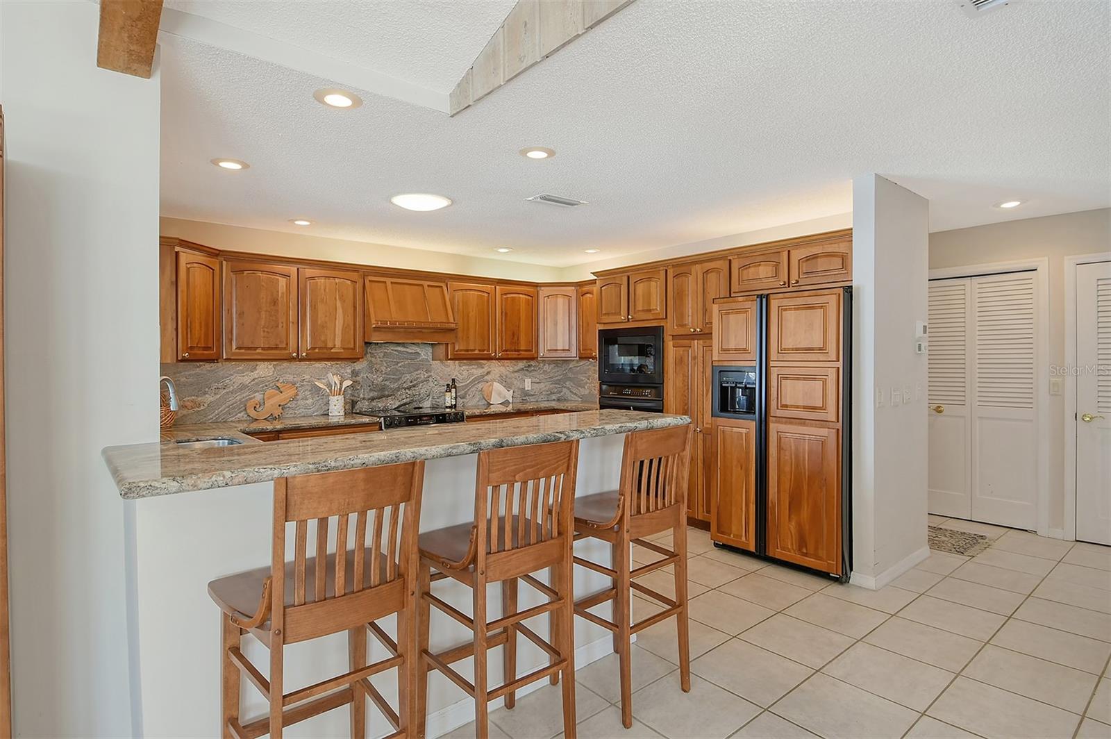 621 IVANHOE LN