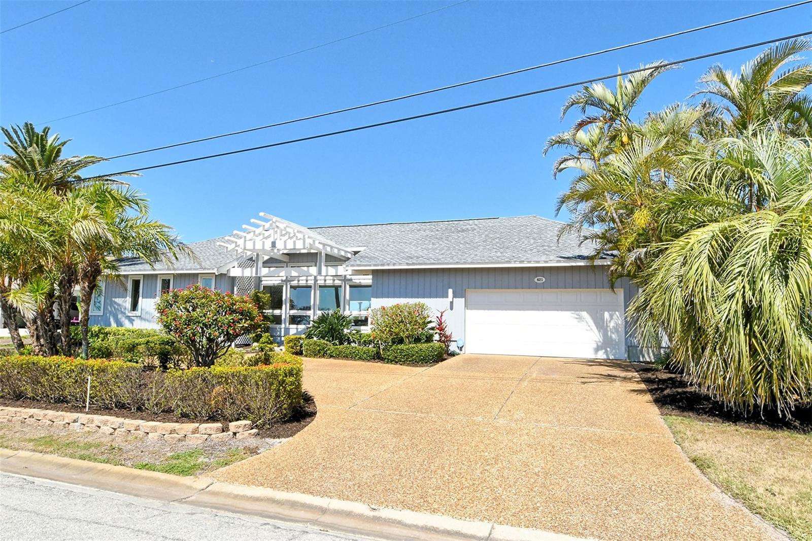 621 IVANHOE LN