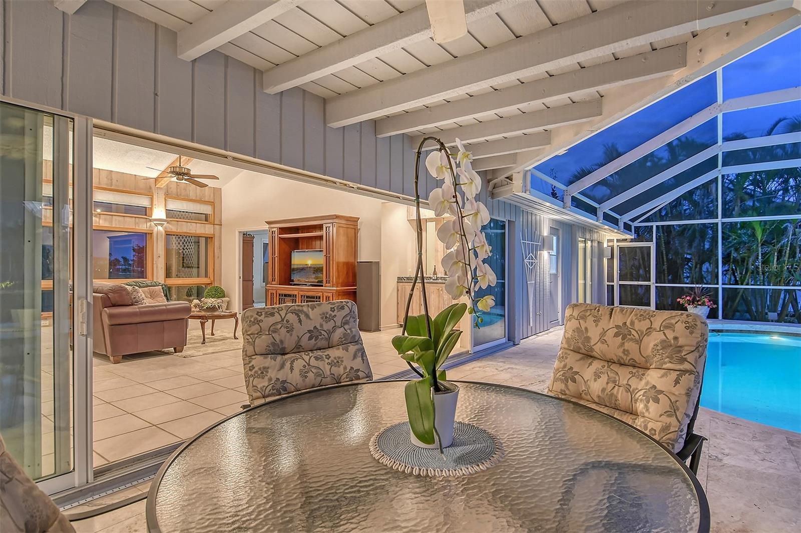 621 IVANHOE LN
