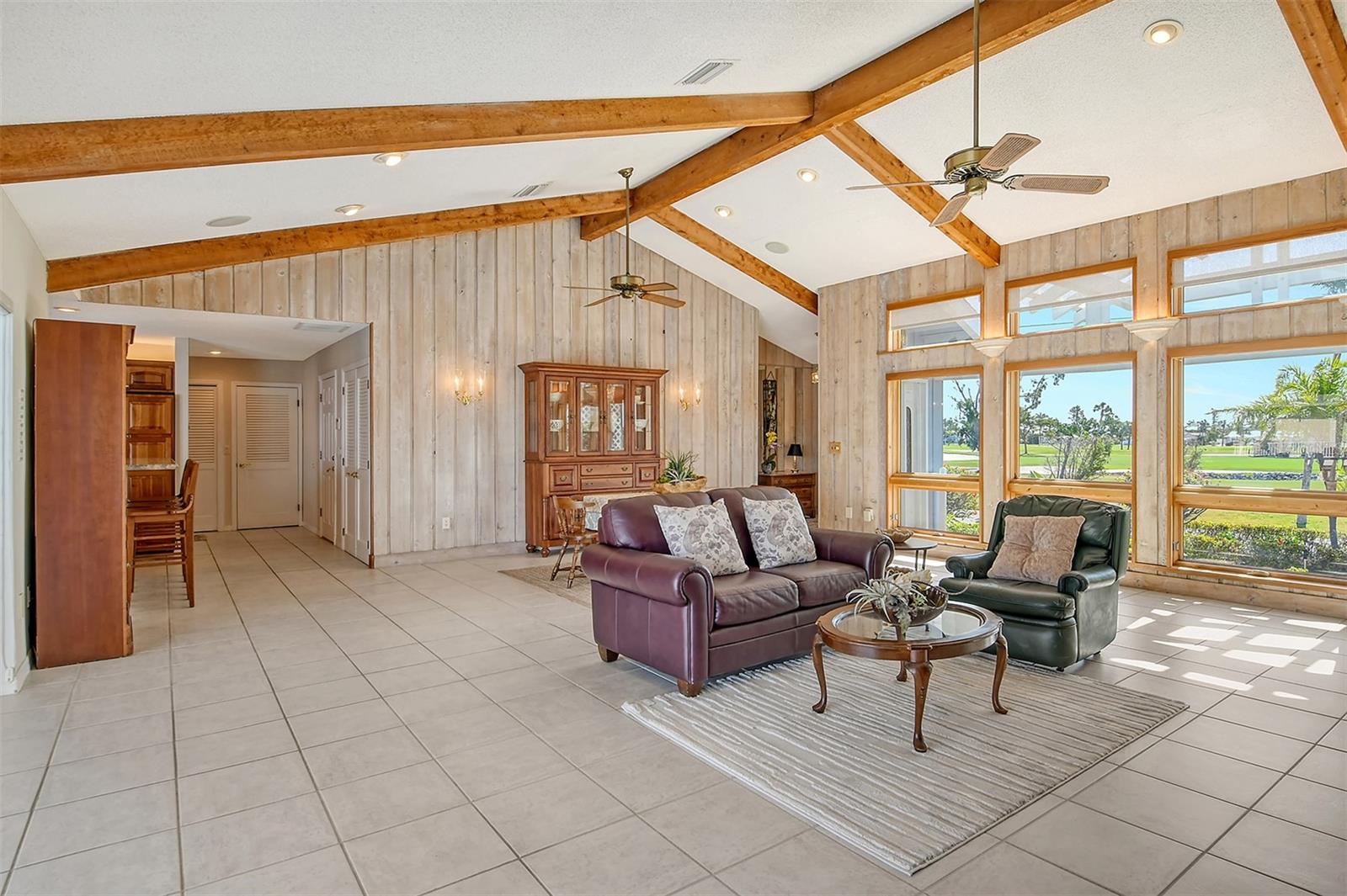 621 IVANHOE LN