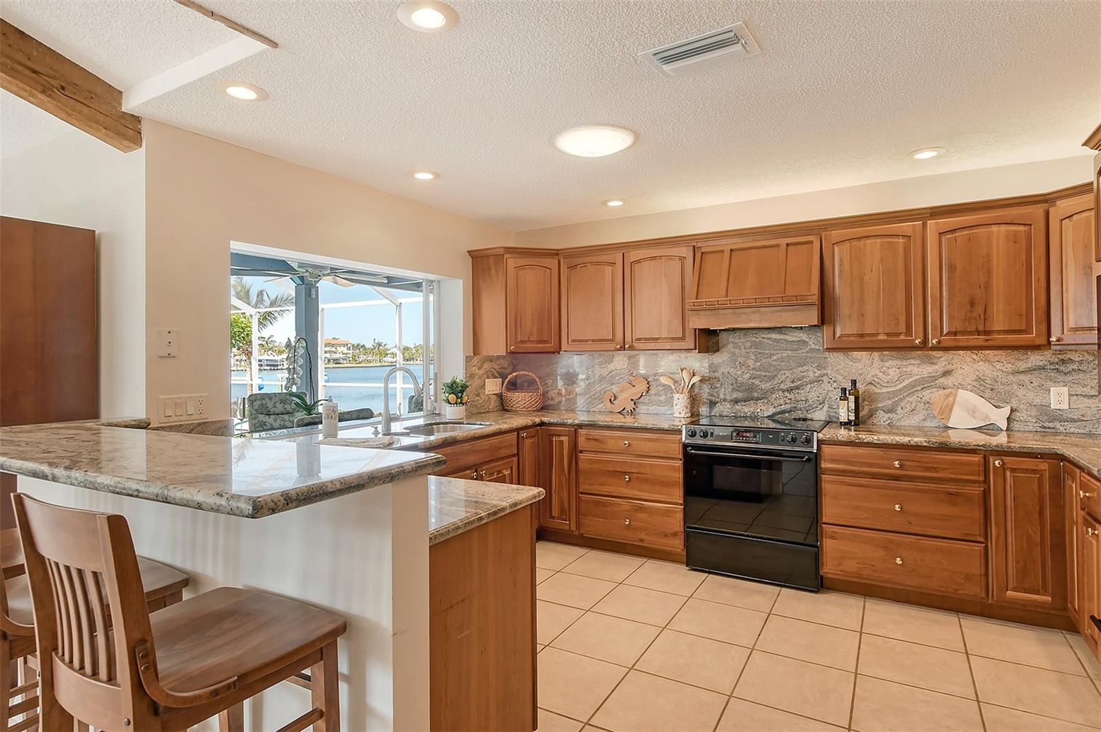 621 IVANHOE LN