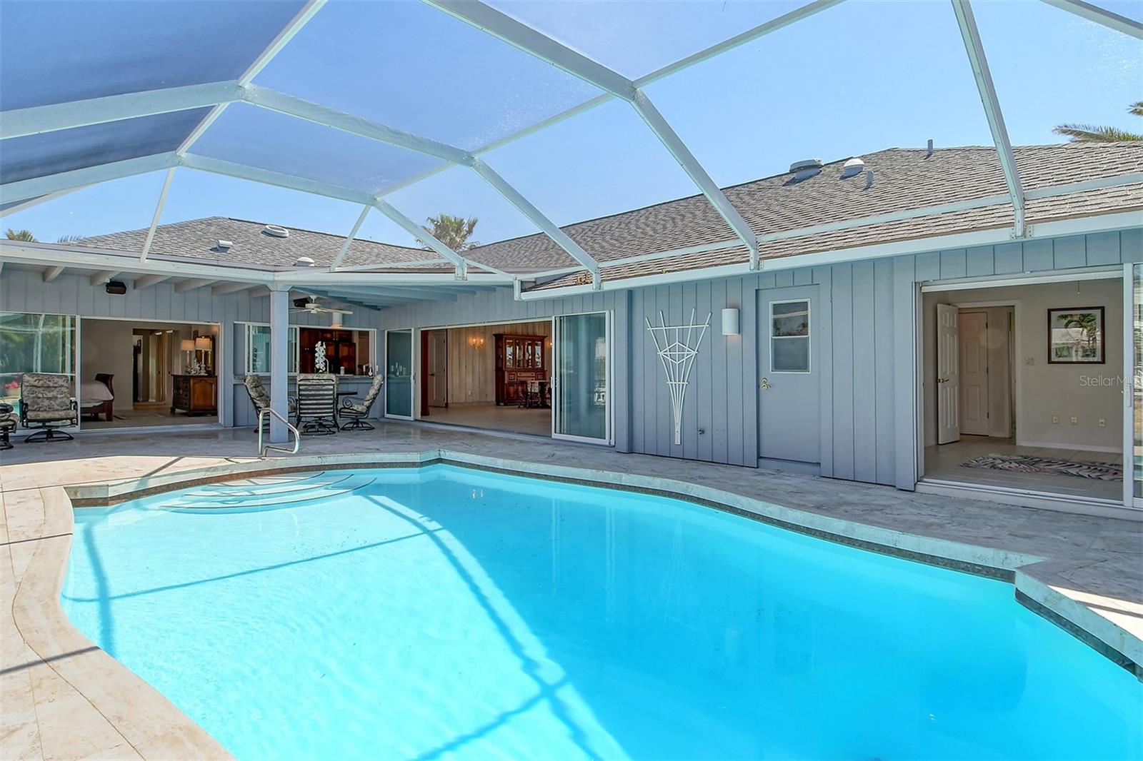 621 IVANHOE LN