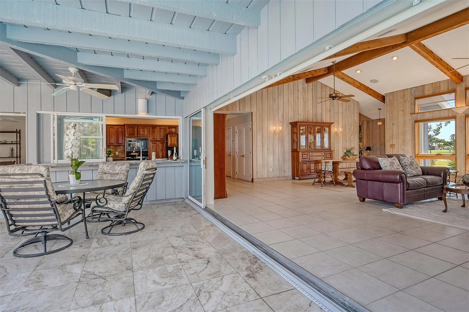 621 IVANHOE LN