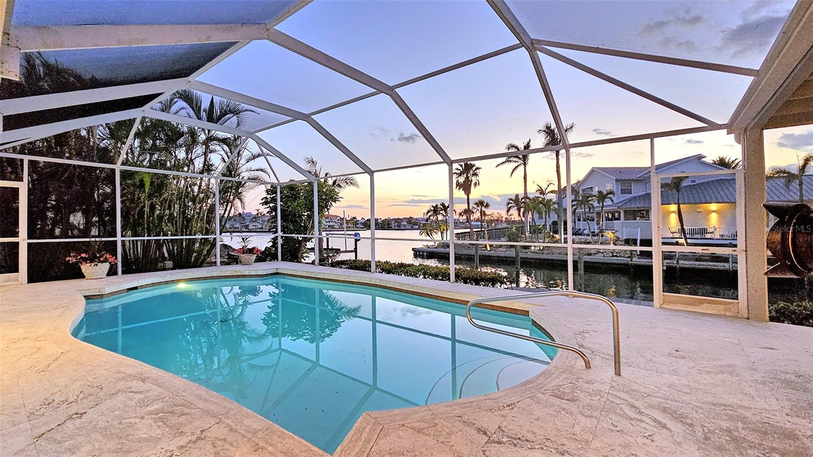621 IVANHOE LN