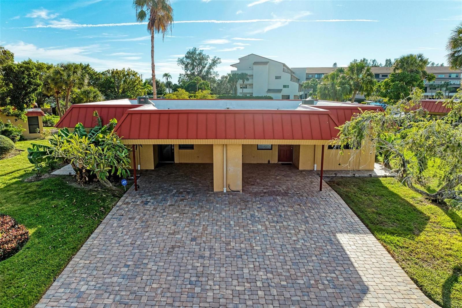 9409 CATALINA DR