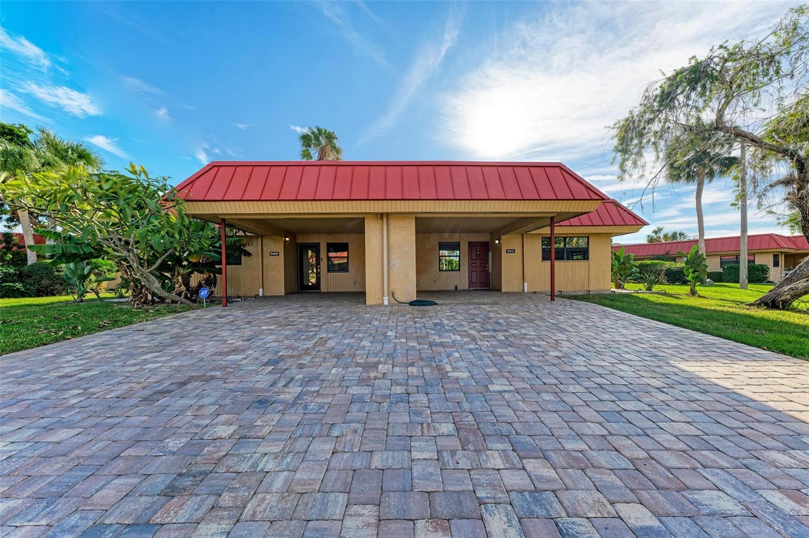 9409 CATALINA DR