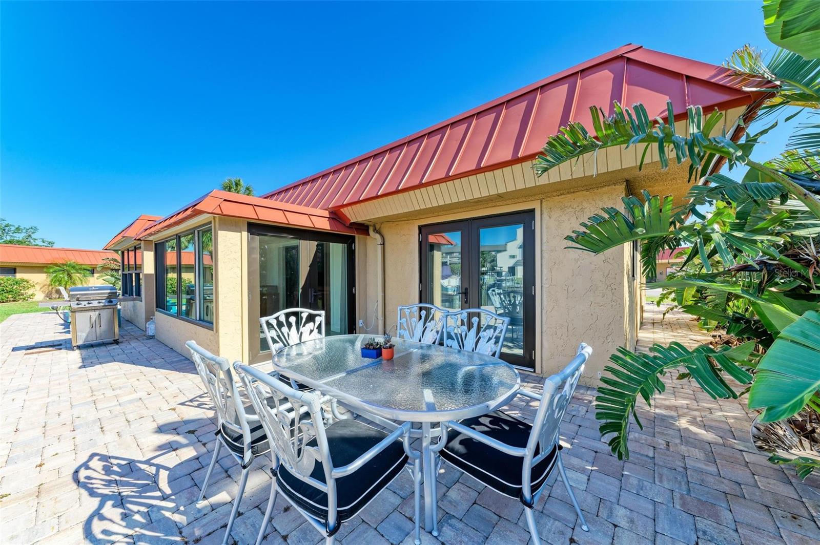 9409 CATALINA DR